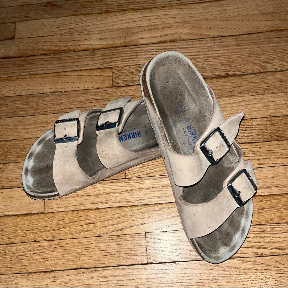 Birkenstock size 39 taupe Arizona sandal  women’s